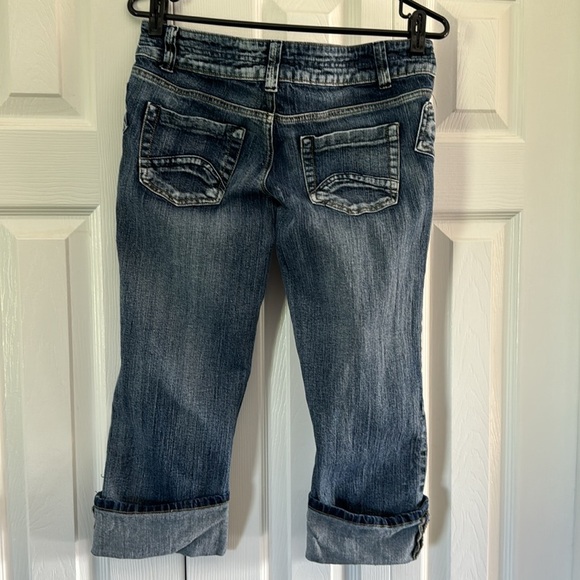 Levi’s Original 725 capris size 7❤️❤️ - Picture 2 of 5